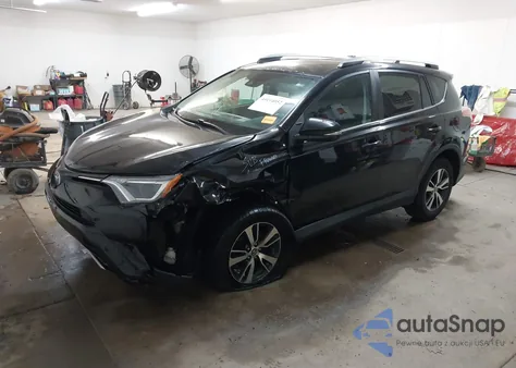2018 Toyota Rav4 Xle z USA, uszkodzony, nr VIN 2T3RFREV4JW791838
